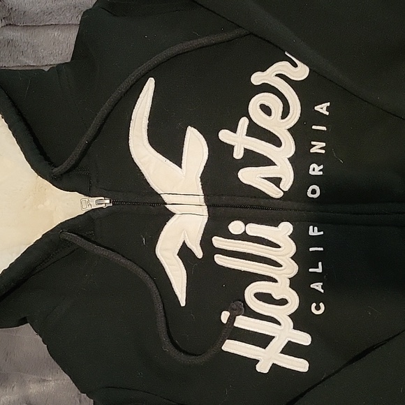 Hollister Hoodie - Picture 2 of 3